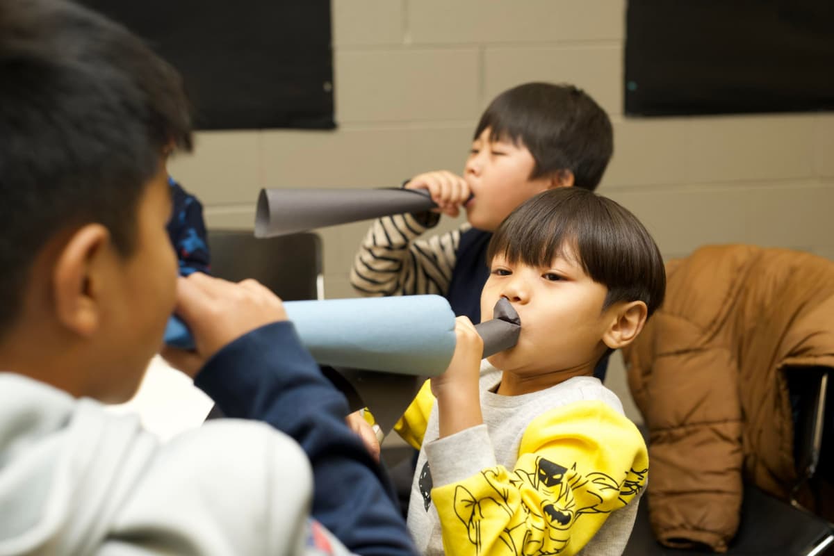 Children worshipping together